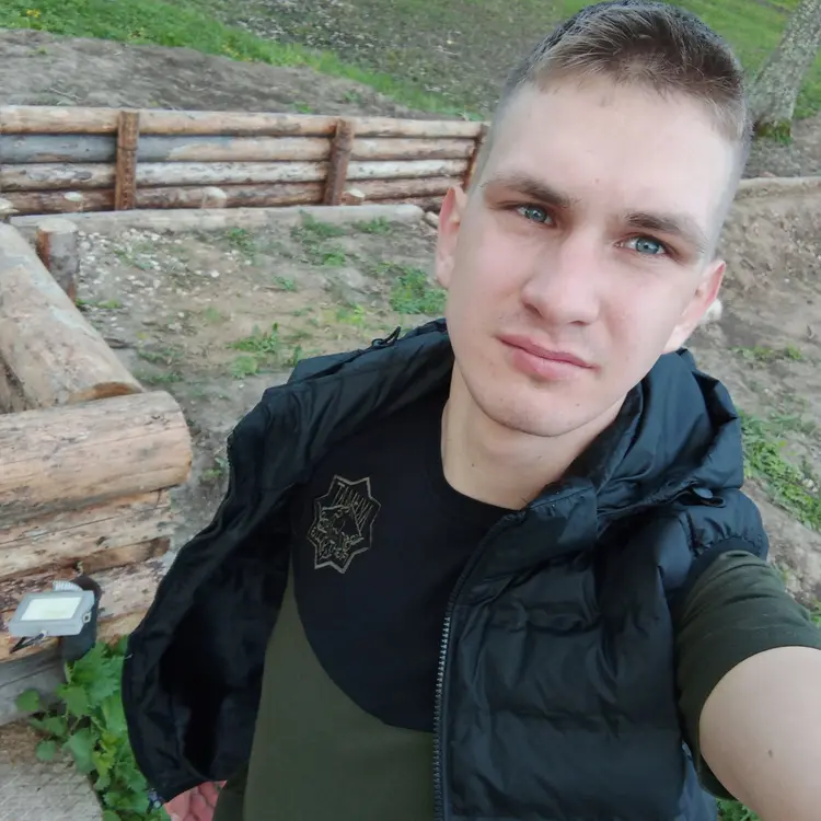 Ильяс из Костромы, мне 23, познакомлюсь для регулярного секса