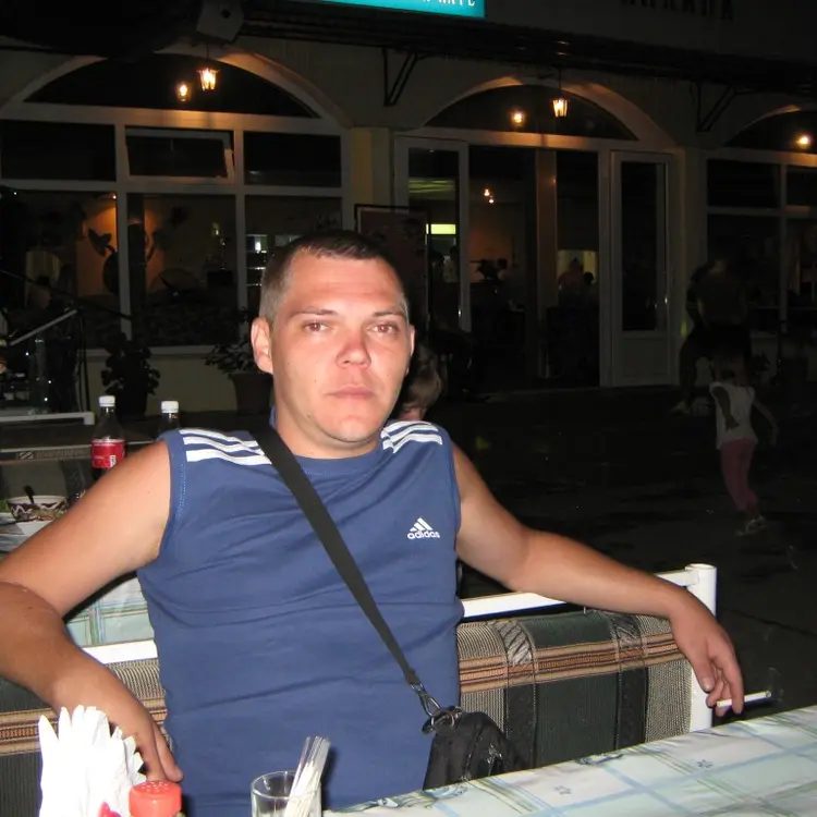 Я Дмитрий, 39, из Заокского, ищу знакомство для секса на одну ночь