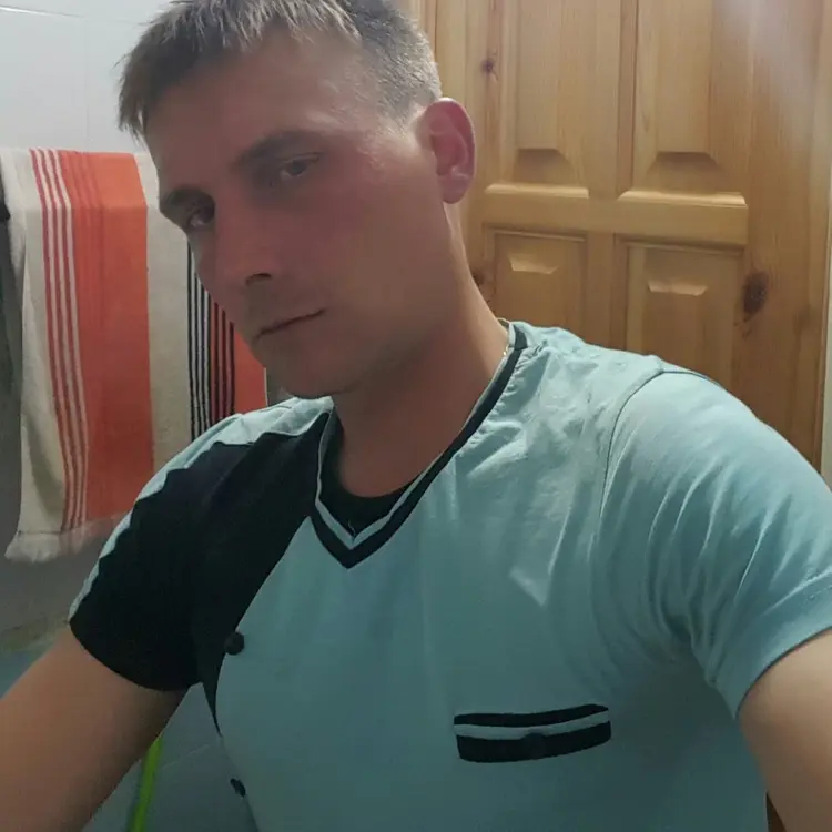 Я Дмитрий, 35, знакомлюсь для секса на одну ночь в Оленегорске