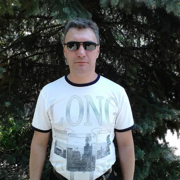 Я Олег, 49, знакомлюсь для общения в Горловке
