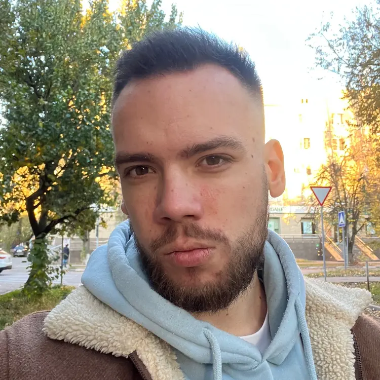 Roman из Азова, мне 24, познакомлюсь для секса на одну ночь