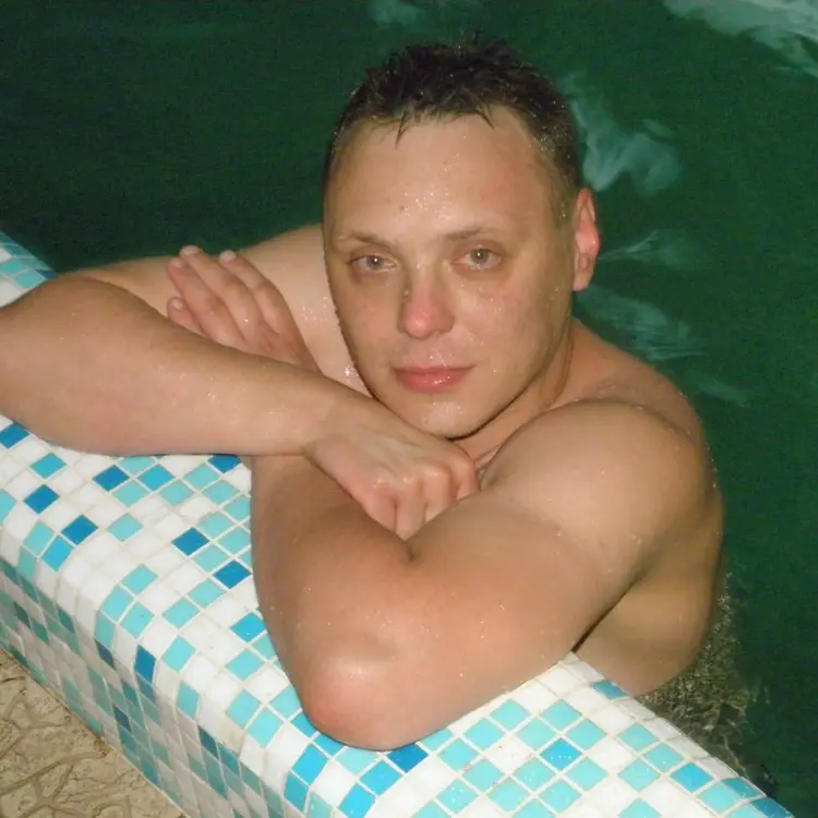 Мы Славик, 41, из Днепра, ищу знакомство для постоянных отношений