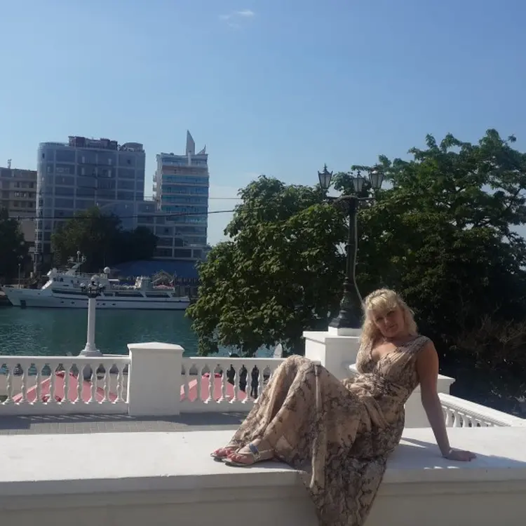 Я Мелена, 47, знакомлюсь для регулярного секса в Новороссийске