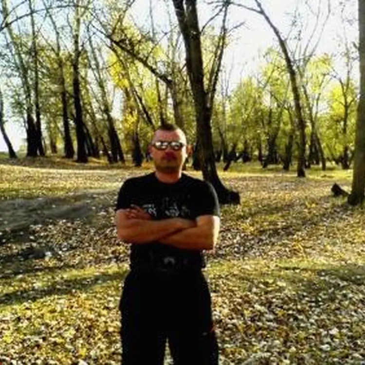 Я Алексей, 43, из Новоаннинского, ищу знакомство для постоянных отношений