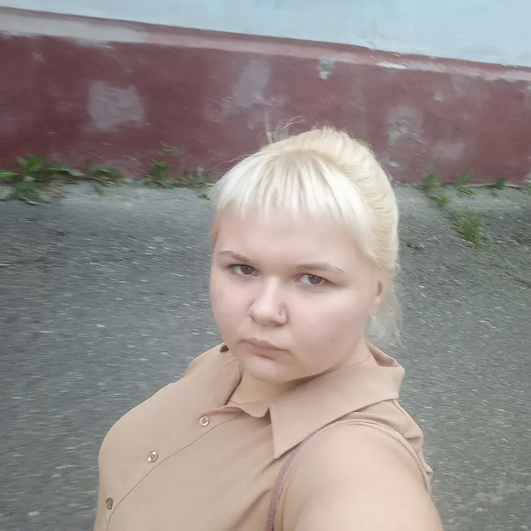 Валерия из Северска, мне 22, познакомлюсь для виртуального секса