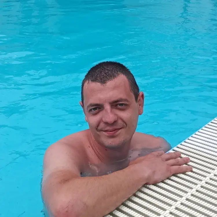 Дмитрий из Днепра, мне 39, познакомлюсь для приятного времяпровождения