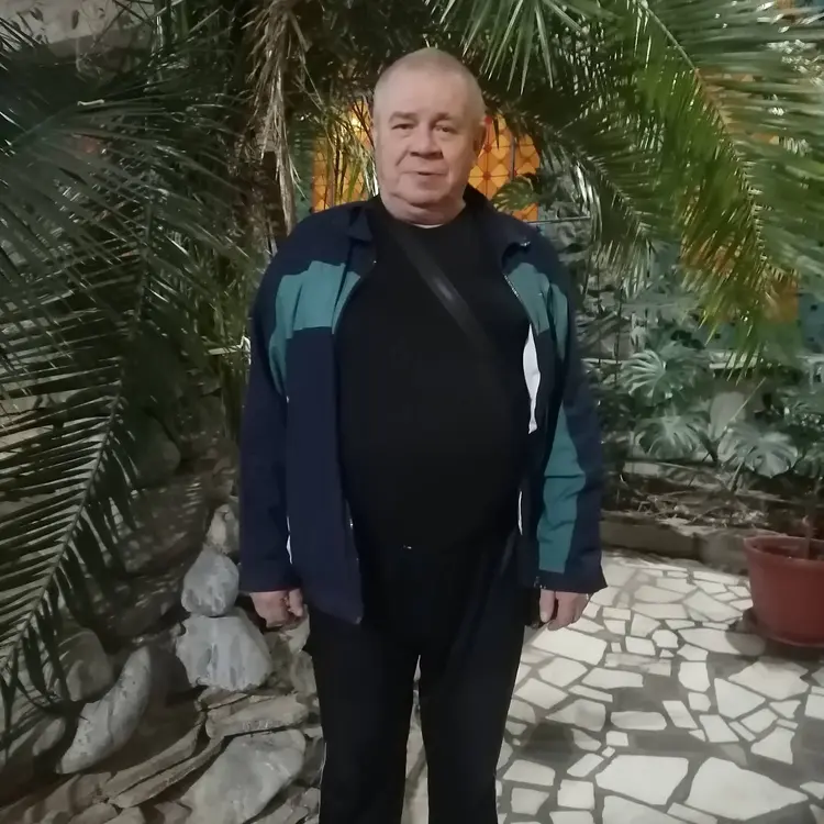 Я Андрей, 60, знакомлюсь для регулярного секса в Казани