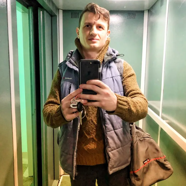 Я Dmitry, 32, знакомлюсь для регулярного секса в Красноярске