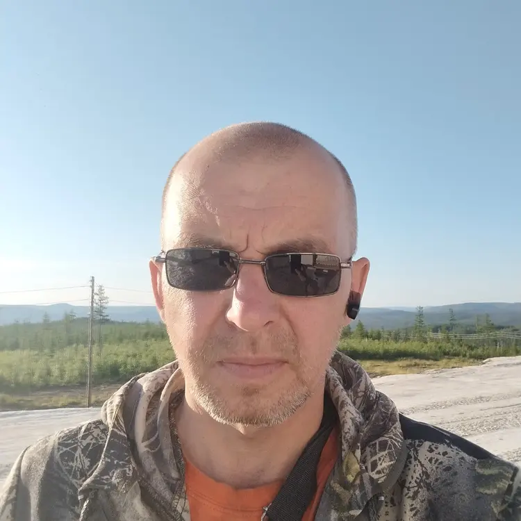 Я Иван, 45, из Назарова, ищу знакомство для виртуального секса