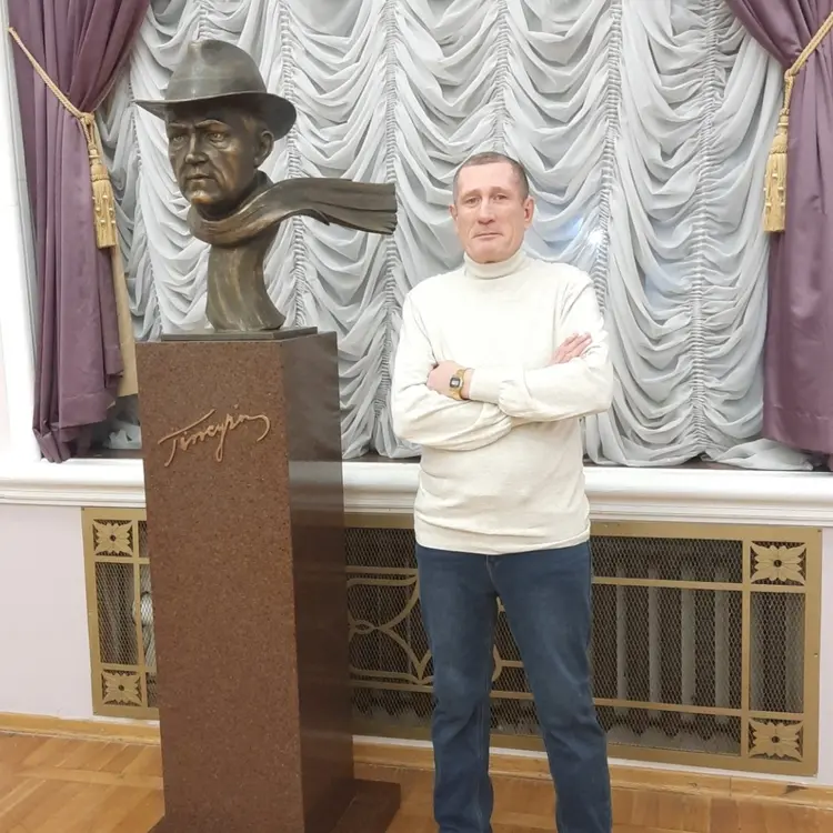 Я Анатолий, 50, знакомлюсь для регулярного секса в Казани