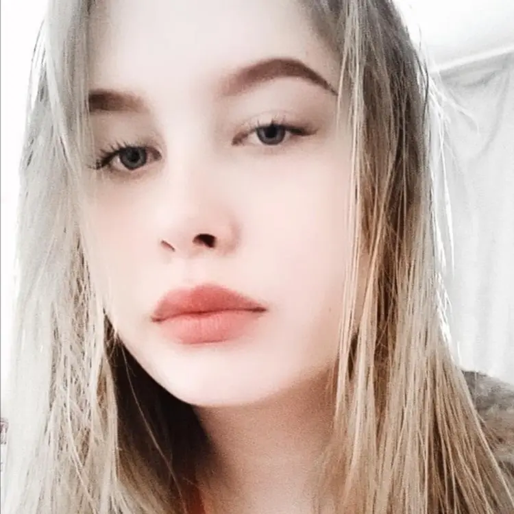 Я Кристина, 19, из Барнаула, ищу знакомство для общения