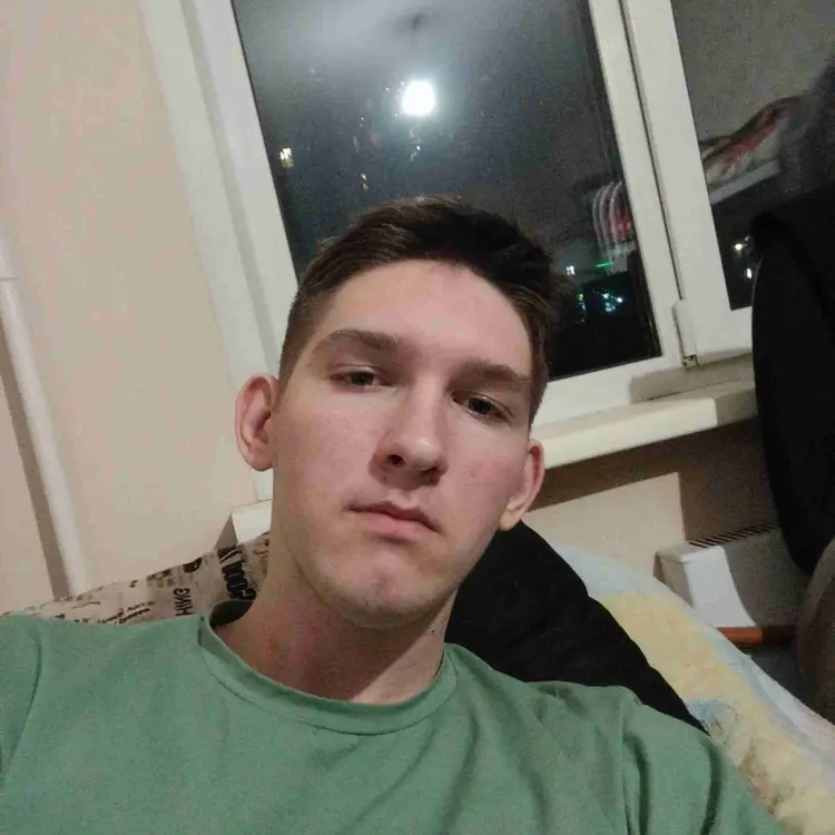Я Саша, 20, из Кемерово, ищу знакомство для приятного времяпровождения