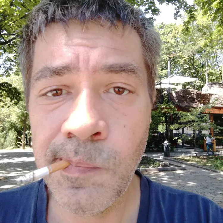 Я Дмитрий, 51, из Днепра, ищу знакомство для секса на одну ночь