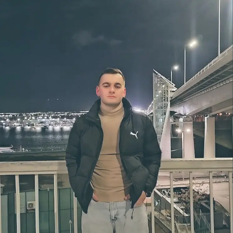 Я Кемран, 24, из Владивостока, ищу знакомство для приятного времяпровождения