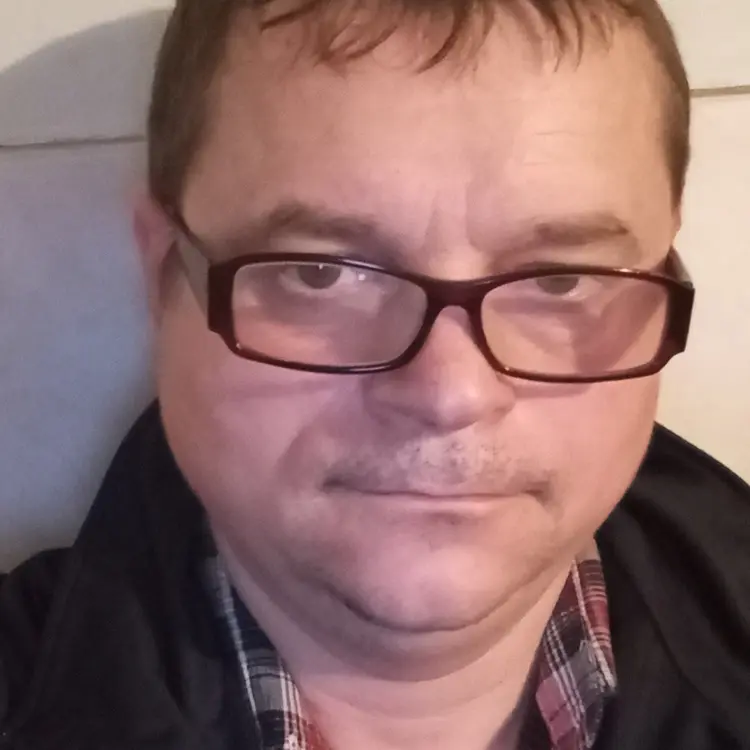 Я Алекс, 43, из Борисова, ищу знакомство для приятного времяпровождения