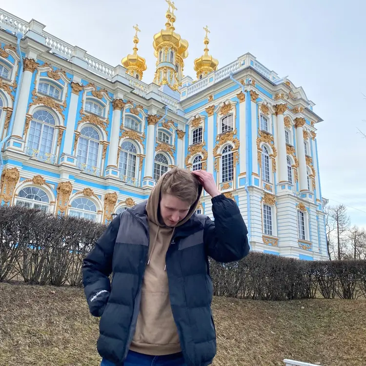 Я Сережа, 25, знакомлюсь для приятного времяпровождения в Санкт-Петербурге