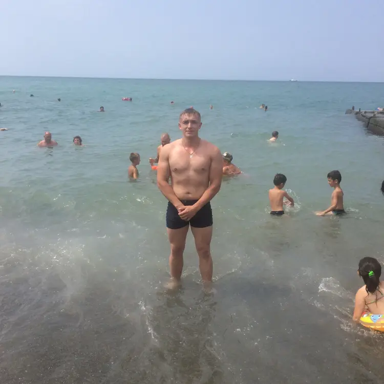 Я Сергей, 23, из Коврова, ищу знакомство для регулярного секса