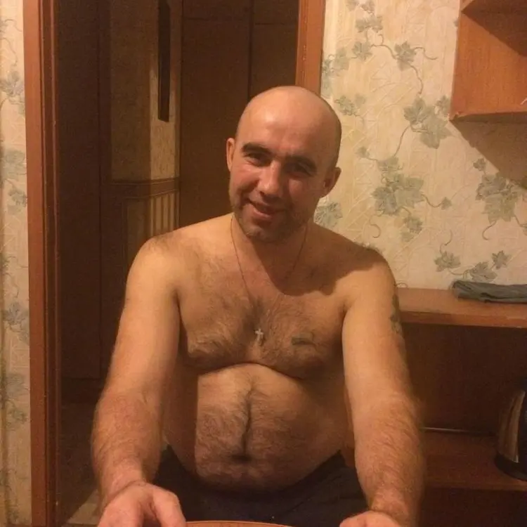 Я Сергей, 40, из Вязьмы, ищу знакомство для постоянных отношений