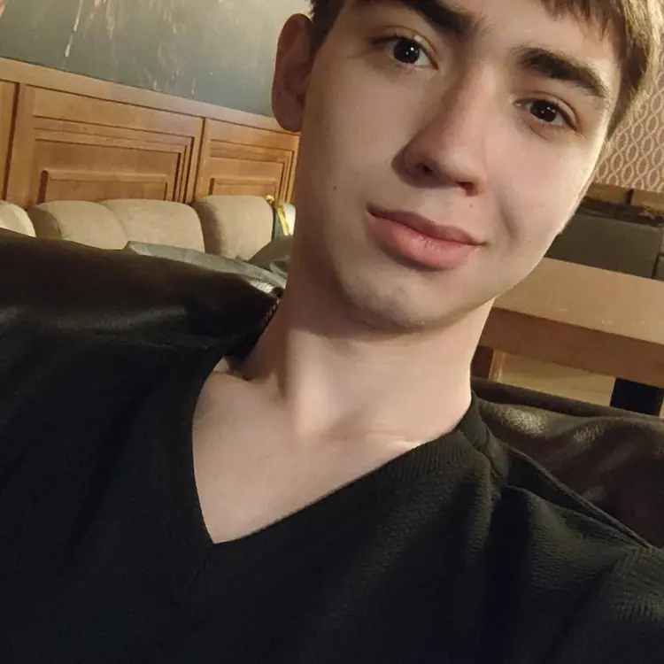 Я Вячеслав, 21, из Иванова, ищу знакомство для секса на одну ночь