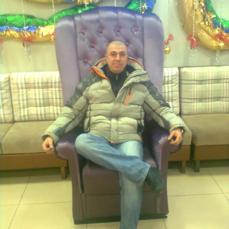 Я Serg, 39, знакомлюсь для приятного времяпровождения в Калачинске