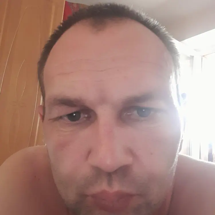 Тарас из Нововолынска, мне 40, познакомлюсь для секса на одну ночь