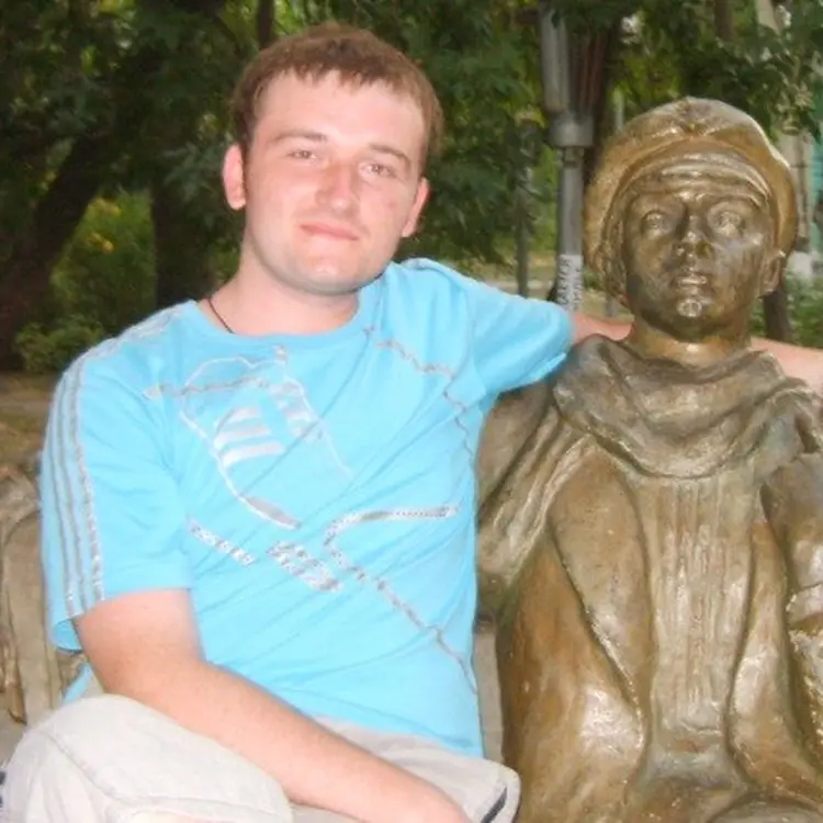 Сергей из Харцызска, мне 32, познакомлюсь для секса на одну ночь