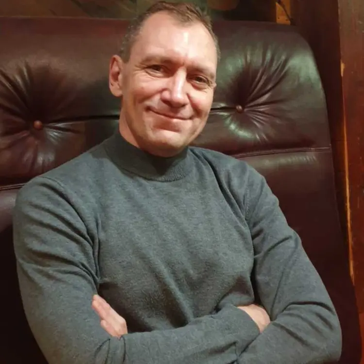 Я Олег, 47, знакомлюсь для регулярного секса в Алчевске