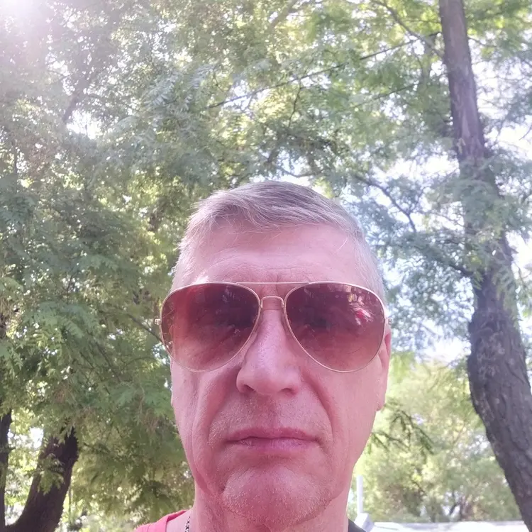 Alex из Одессы, мне 58, познакомлюсь для регулярного секса