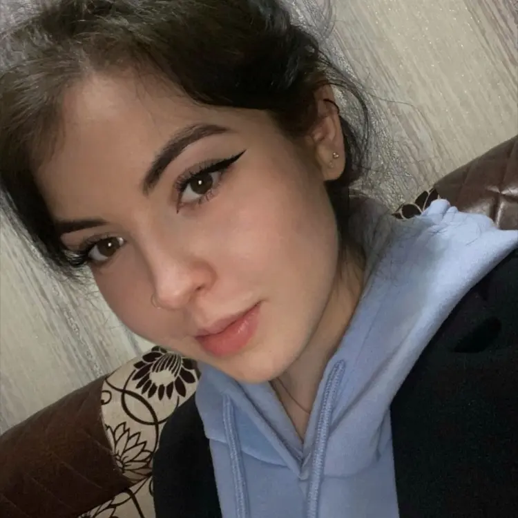 Я Полина, 20, из Новосибирска, ищу знакомство для приятного времяпровождения