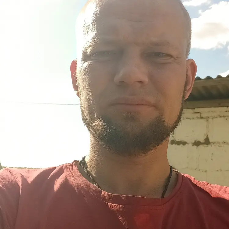 Олег из Гродно, мне 36, познакомлюсь для секса на одну ночь