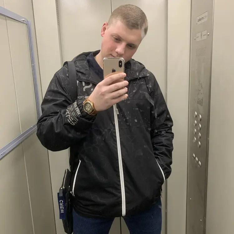 Я Дмитрий, 25, из Одинцова, ищу знакомство для секса на одну ночь