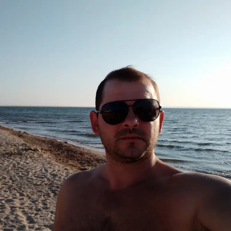 Я Денис, 42, из Донецка, ищу знакомство для дружбы