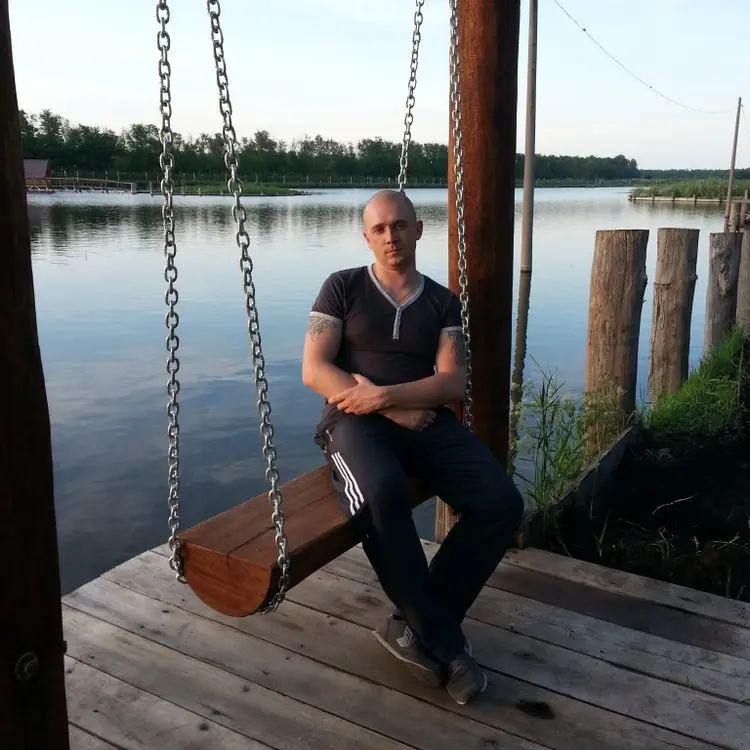 Я Сергей, 40, из Ленинградской, ищу знакомство для дружбы