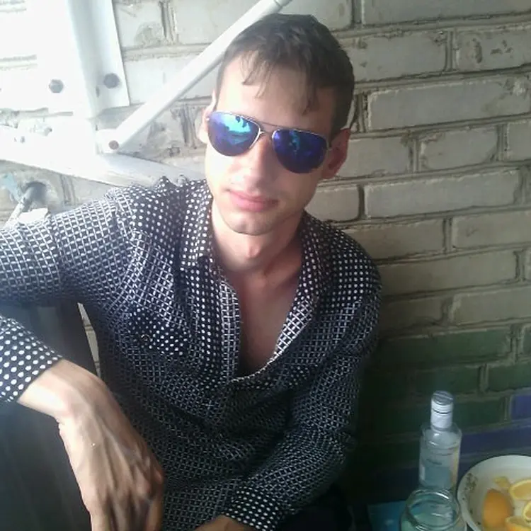 Я Алексей, 32, из Арсеньева, ищу знакомство для регулярного секса