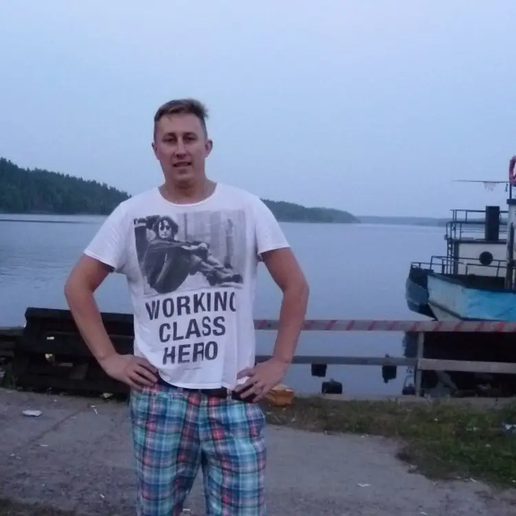 Ярослав из Барнаула, ищу на сайте секс на одну ночь