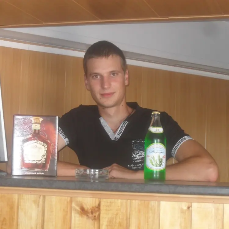 Никита из Буденновска, мне 31, познакомлюсь для секса на одну ночь