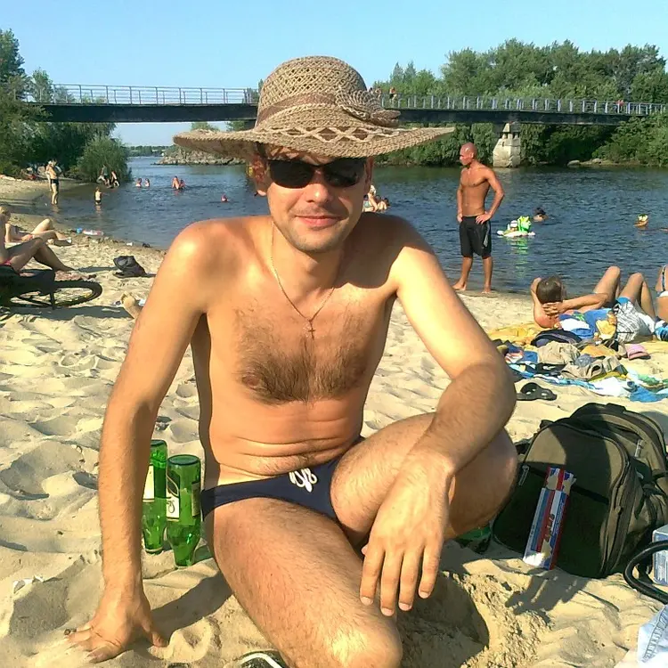 Я Pavel, 45, знакомлюсь для секса на одну ночь в Каменском