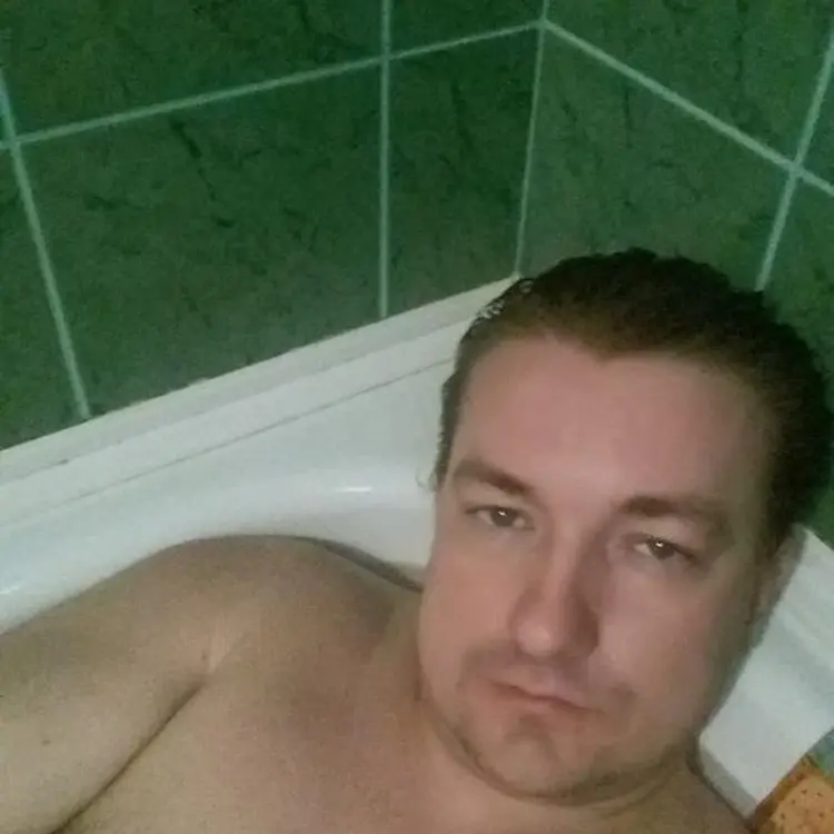 Дмитрий из Рыбинска, мне 39, познакомлюсь для виртуального секса