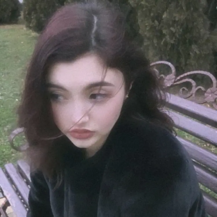 Я Ева, 23, из Екатеринбурга, ищу знакомство для общения