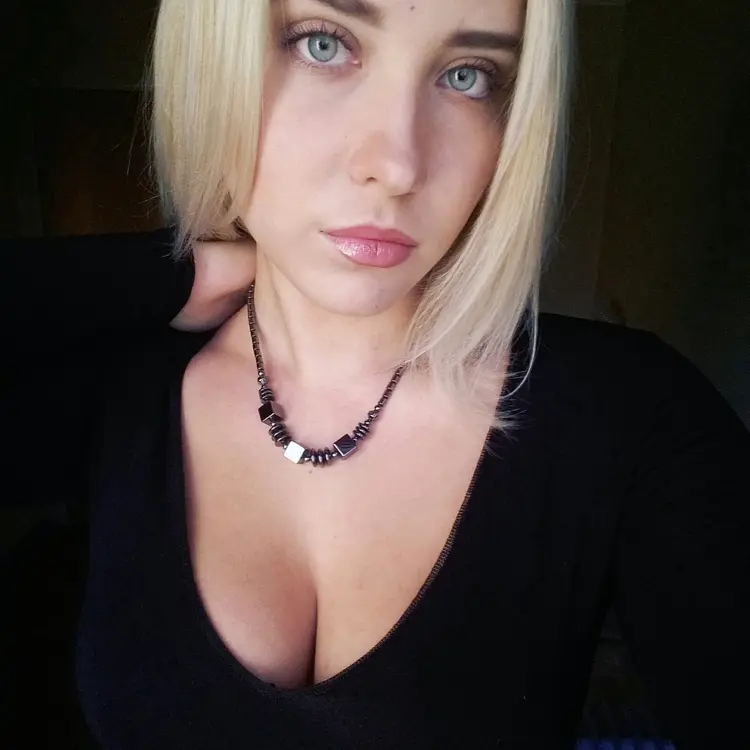 Марина из Челябинска, мне 23, познакомлюсь для регулярного секса