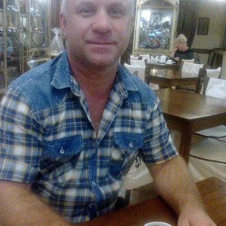 Я Валентин, 56, из Луганска, ищу знакомство для дружбы