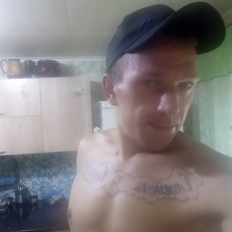Я Сергей, 29, знакомлюсь для регулярного секса в Кургане