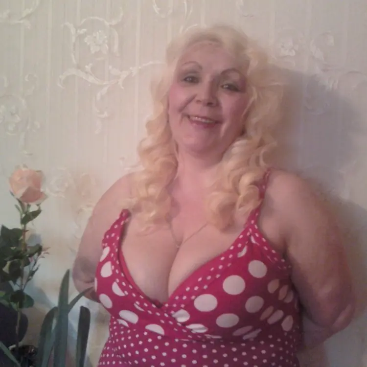 Я Мила, 58, из Нижнего Новгорода, ищу знакомство для секса на одну ночь