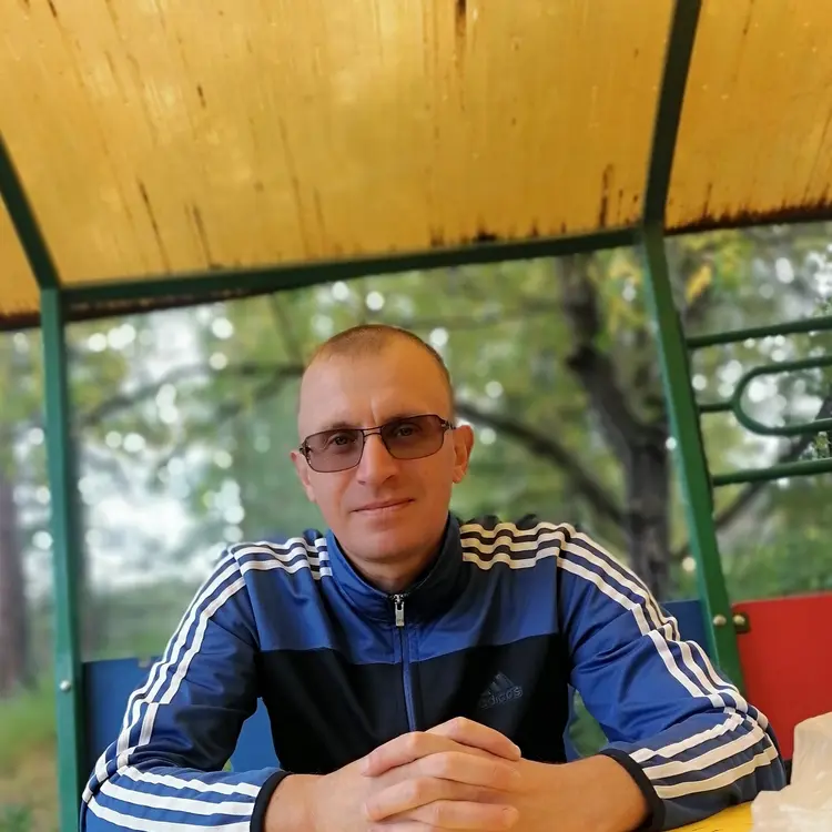Я Сергей, 38, знакомлюсь для секса на одну ночь в Нерюнгри