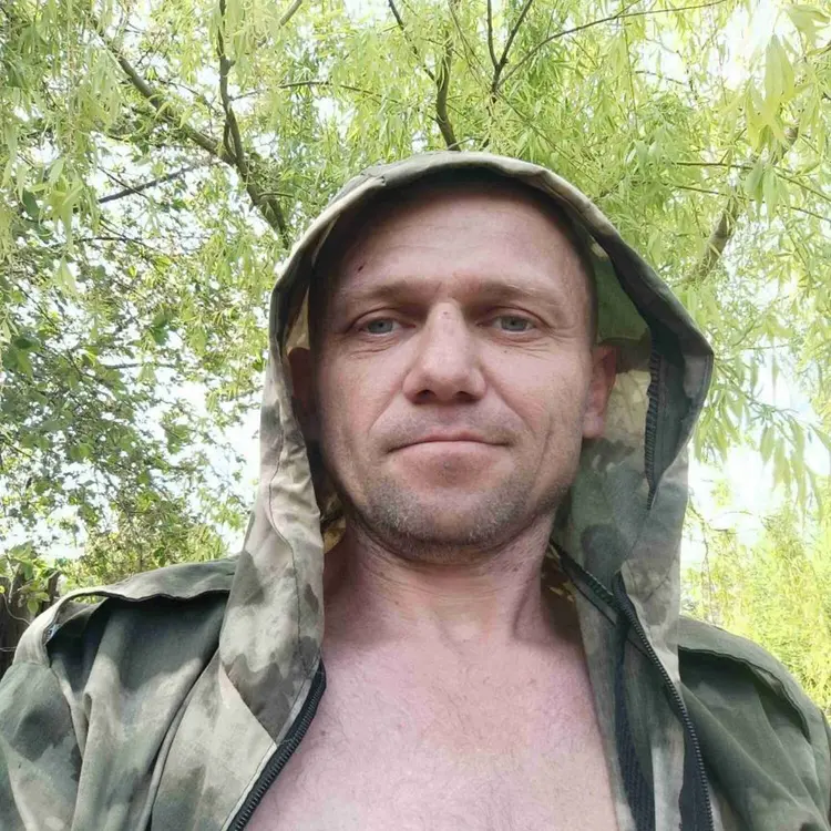 Я Женя, 40, знакомлюсь для постоянных отношений в Луганске