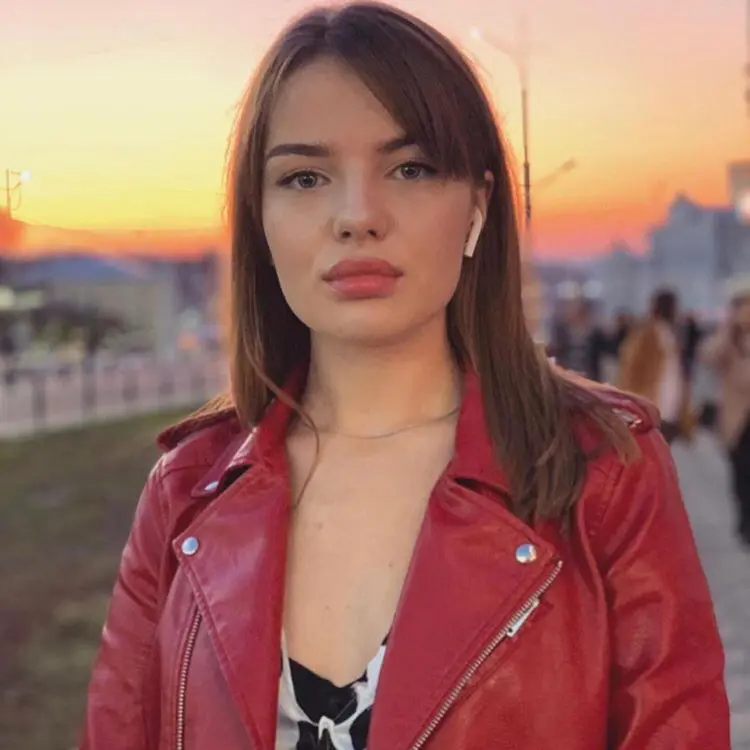 Стефания из Москвы, мне 25, познакомлюсь для секса на одну ночь
