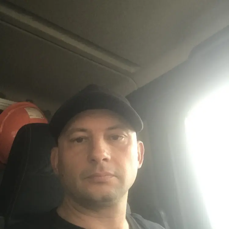 Я Олег, 44, из Комсомольска-на-Амуре, ищу знакомство для приятного времяпровождения