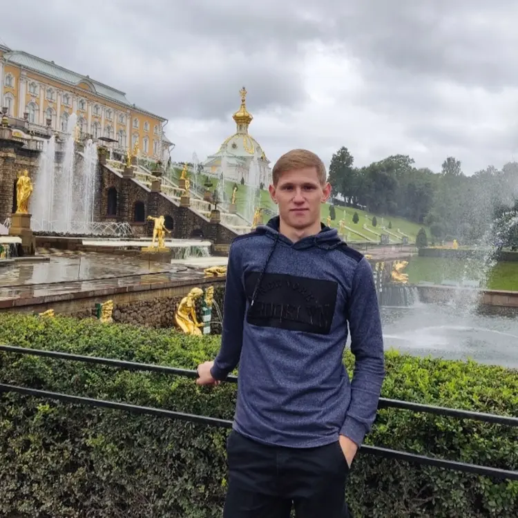 Я Андрей, 23, из Москвы, ищу знакомство для регулярного секса