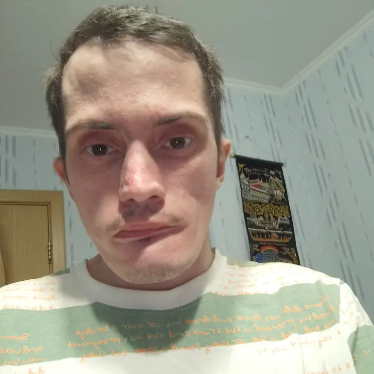 Я Артур, 24, из Хабаровска, ищу знакомство для регулярного секса