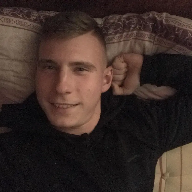 Я Александр, 26, знакомлюсь для регулярного секса в Рязани